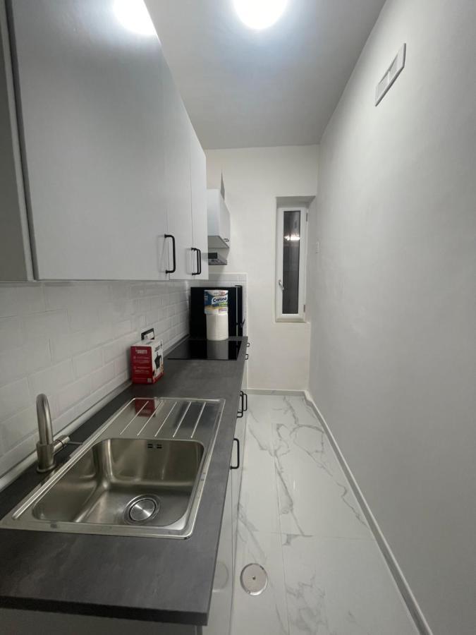Cesi 13 Apartment Наполи Екстериор снимка