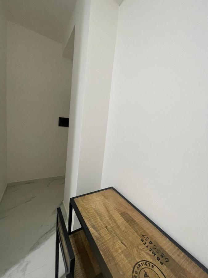 Cesi 13 Apartment Наполи Екстериор снимка